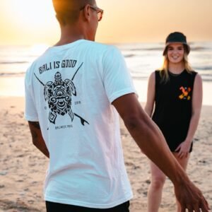 bali is good penyu t shirt (lange mouw) (copy)